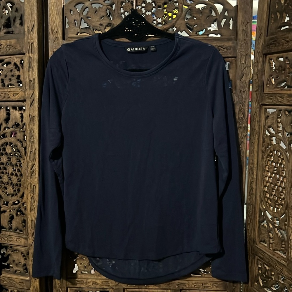 Athleta long sleeve top